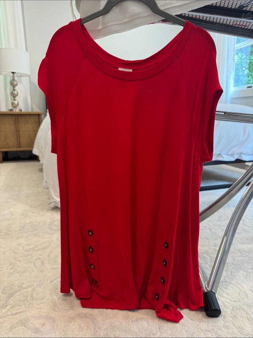 Women's Red Short-Sleeve Button-Hem Tee